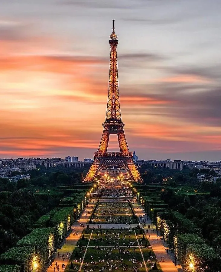 Lägenhet Tour Eiffel Studio Lumineux Avec Terrasse.